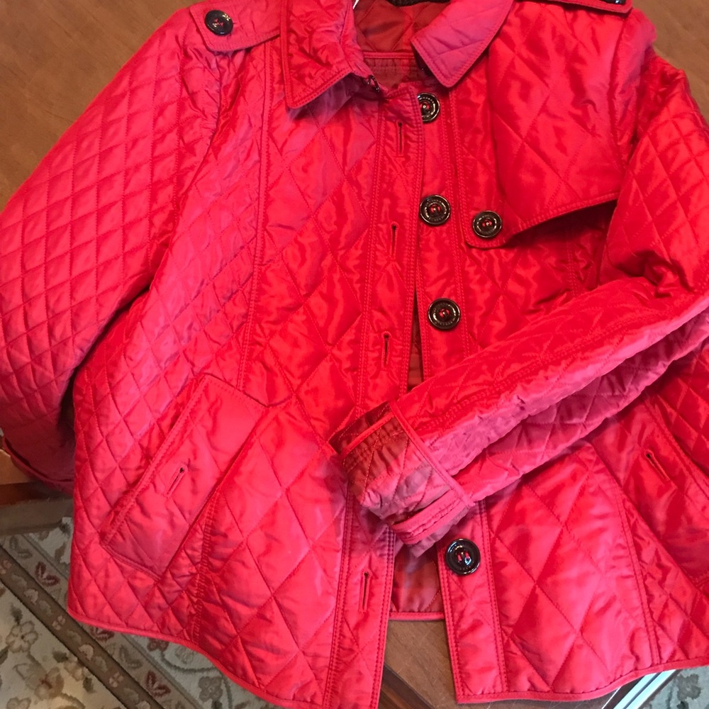 Red crop Burberry jacket - Picture 2 of 8